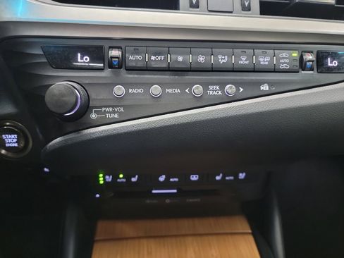 Used 2020 Lexus ES 350 w/ Luxury Package FWD image 21