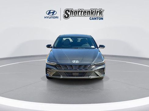 New 2026 Hyundai Elantra SEL Sport image 3