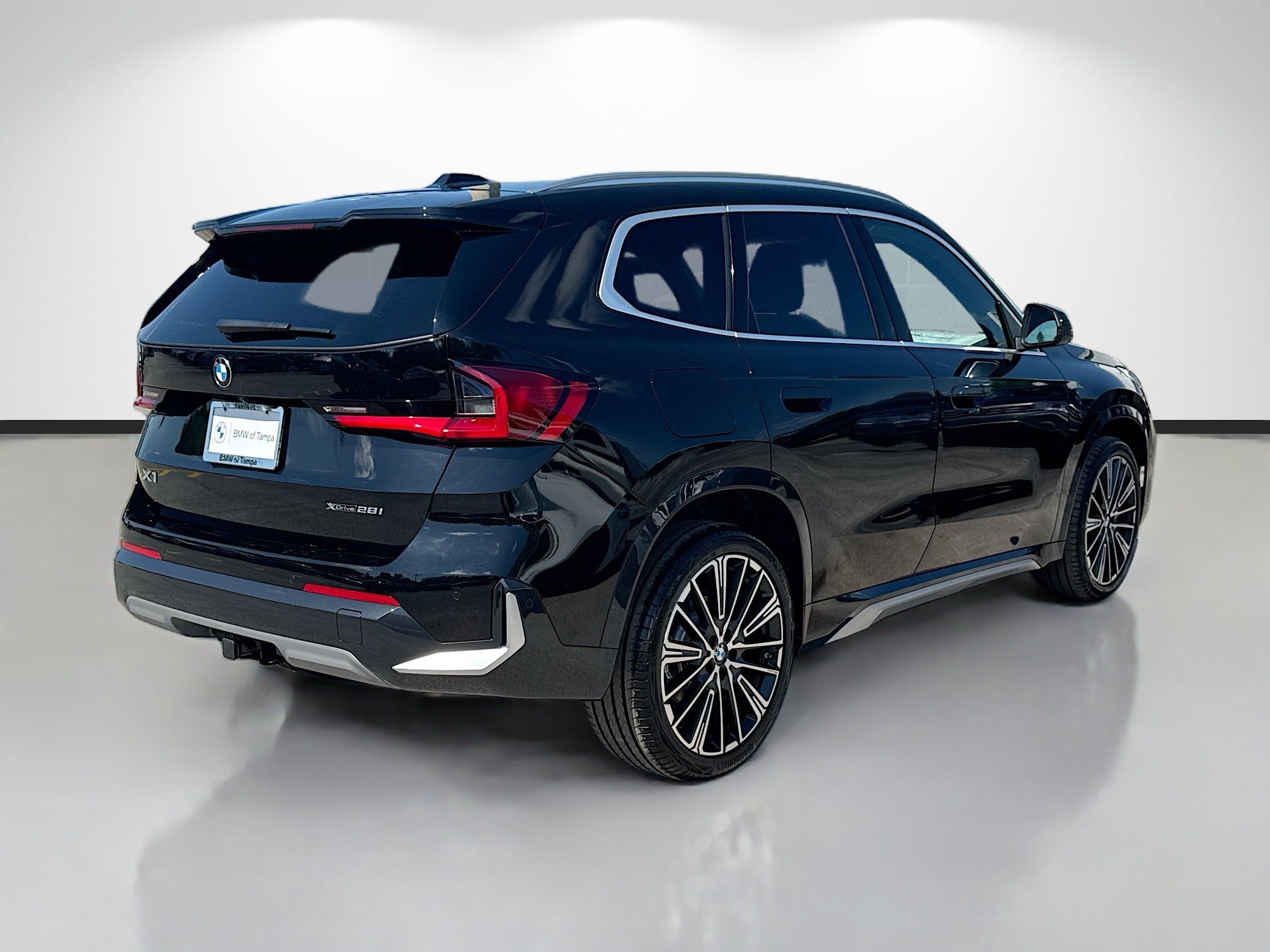 New 2026 BMW X1 xDrive28i w/ Technology Package AWD/4WD image 3