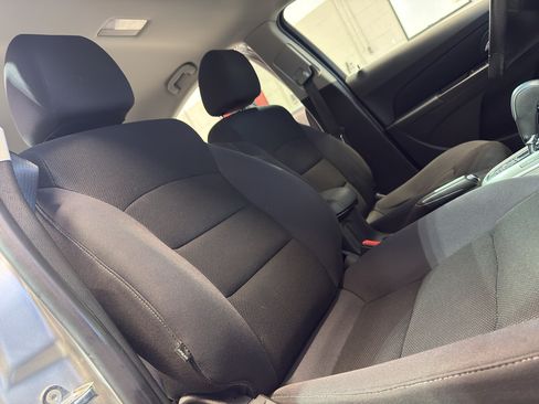 Used 2015 Chevrolet Cruze LT FWD image 23