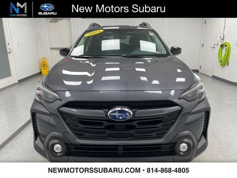 Used 2025 Subaru Outback Premium AWD/4WD image 2