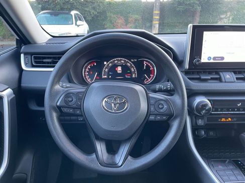 Used 2025 Toyota RAV4 XLE image 34