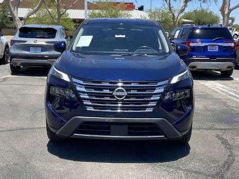 Used 2025 Nissan Rogue SV FWD image 3