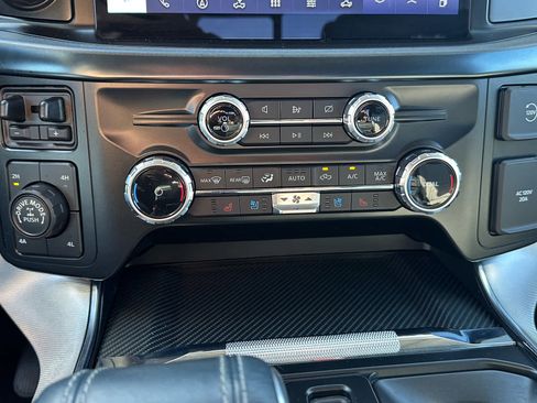 Used 2023 Ford F150 Limited image 30