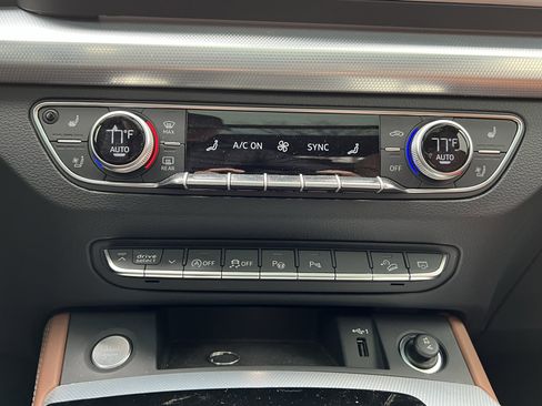 Used 2024 Audi Q5 2.0T Prestige image 30