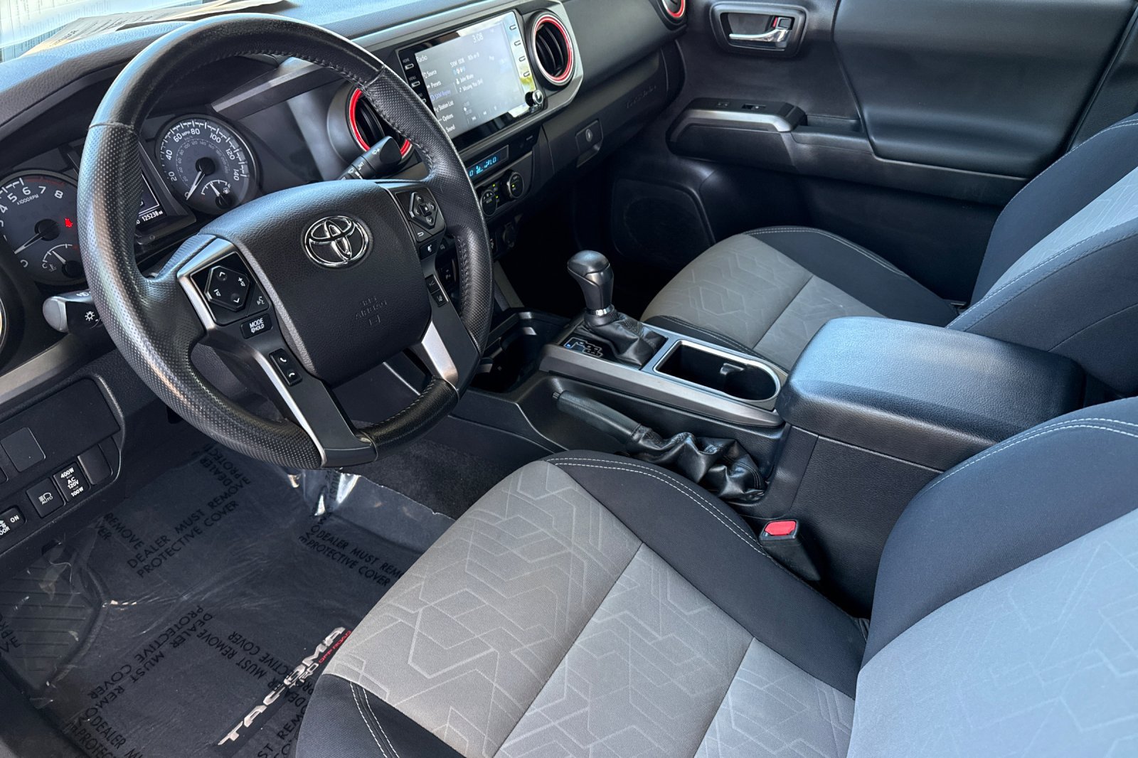 Used 2021 Toyota Tacoma TRD Off-Road w/ Technology Package AWD/4WD image 5