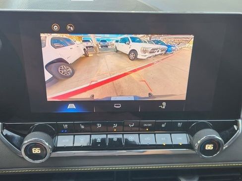 Used 2023 Chevrolet Colorado ZR2 w/ ZR2 Convenience Package III image 6