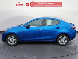 Used 2017 Toyota Yaris iA video 2