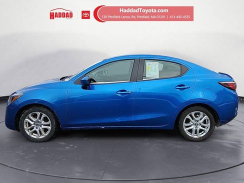 Used 2017 Toyota Yaris iA image 2