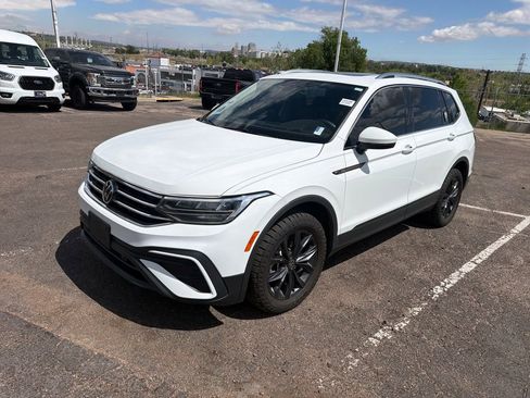 Used 2022 Volkswagen Tiguan SE AWD/4WD image 4