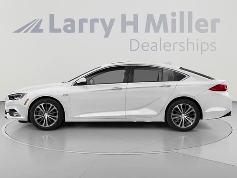Used 2018 Buick Regal Preferred FWD image 3