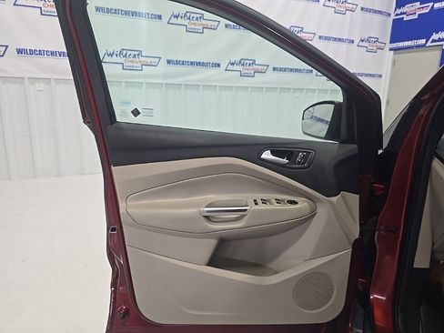 Used 2015 Ford Escape SE image 12