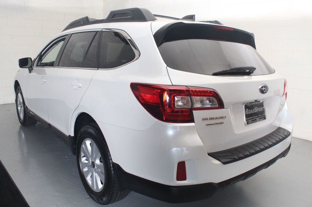 Used 2017 Subaru Outback 2.5i Premium AWD/4WD image 10
