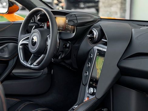 Used 2026 McLaren 750S Spider image 26