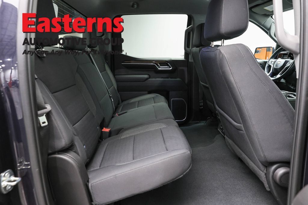 Used 2023 Chevrolet Silverado 1500 LT AWD/4WD image 27