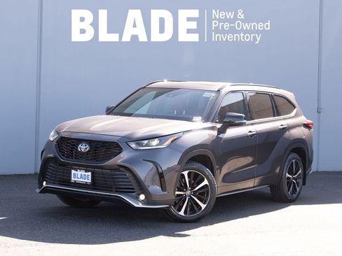 Used 2022 Toyota Highlander XSE image 1