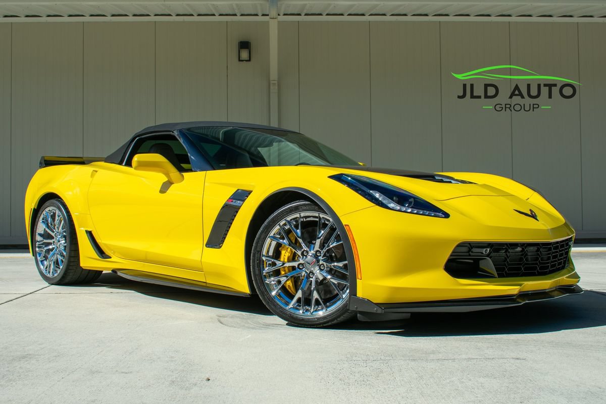 Used 2018 Chevrolet Corvette Z06 RWD image 2