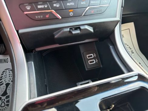 Used 2020 Ford Edge SEL w/ Class II Trailer Tow Package AWD/4WD image 32