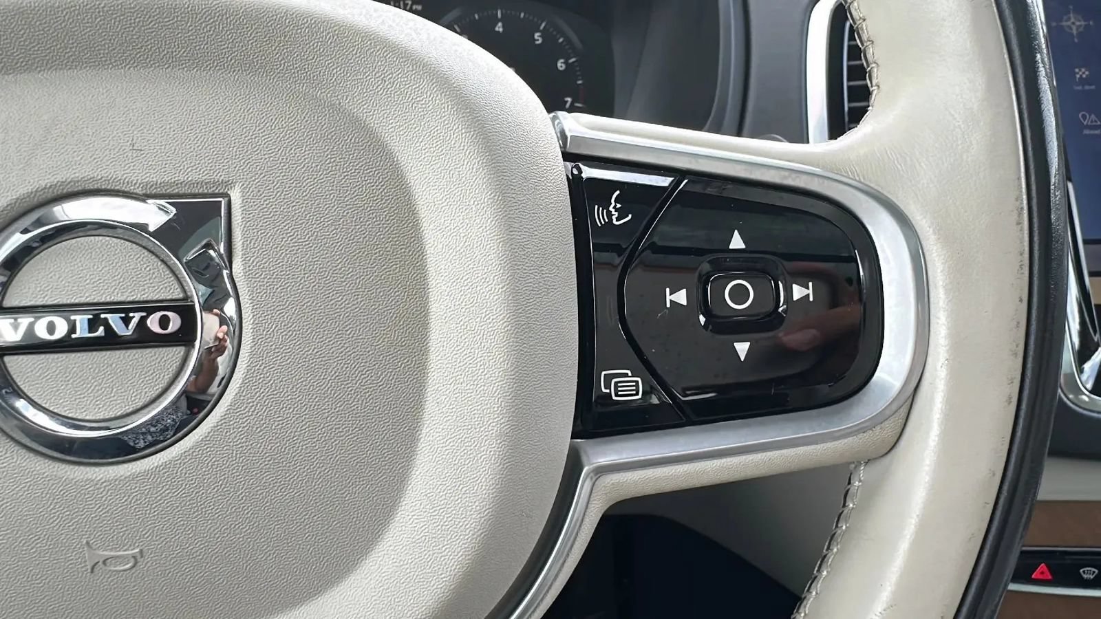 Used 2017 Volvo XC90 T6 Inscription w/ Vision Package AWD/4WD image 31