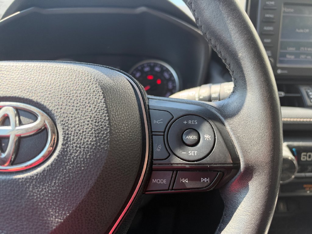 Used 2020 Toyota RAV4 XLE Premium FWD image 21