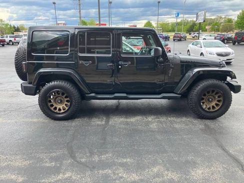 Used 2014 Jeep Wrangler Unlimited Sahara AWD/4WD image 3