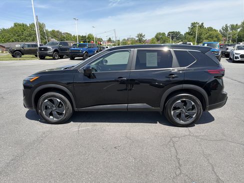 Used 2024 Nissan Rogue SV AWD/4WD image 7