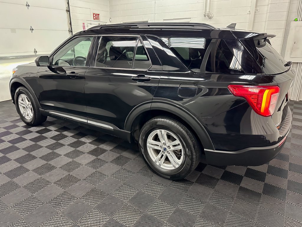 Used 2022 Ford Explorer XLT AWD/4WD image 7