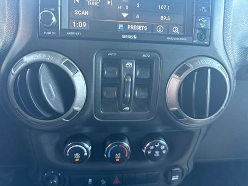 Used 2017 Jeep Wrangler Unlimited Sport AWD/4WD image 17