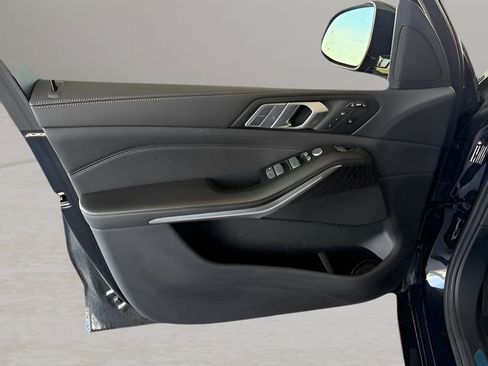 Used 2022 BMW X7 xDrive40i w/ Premium Package image 16