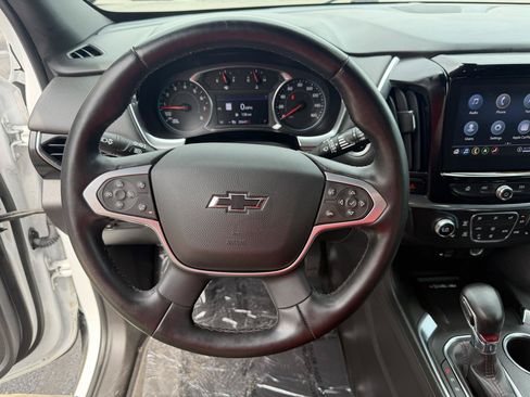 Used 2023 Chevrolet Traverse RS FWD image 30