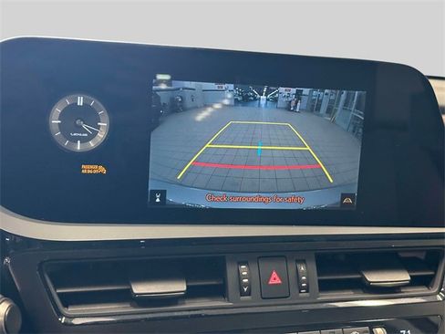 Used 2025 Lexus ES 300h w/ Premium Package image 36