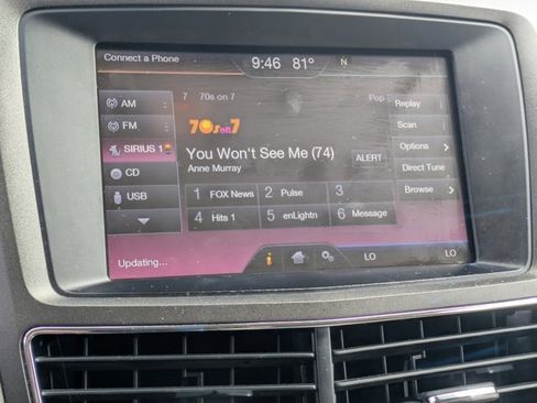 Used 2013 Lincoln MKT AWD image 12