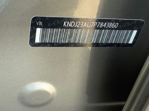 Used 2023 Kia Soul LX image 37