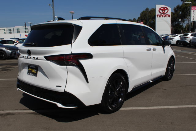 Certified 2026 Toyota Sienna XSE FWD image 15