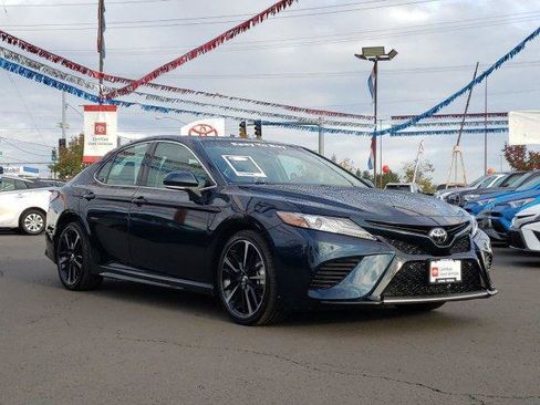 Certified 2018 Toyota Camry XSE FWD image 3