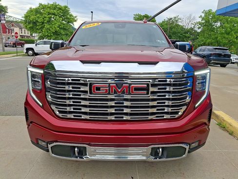 Used 2023 GMC Sierra 1500 Denali w/ Denali Reserve Package AWD/4WD image 2