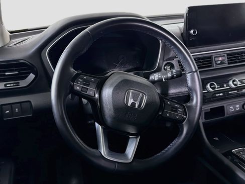 Used 2025 Honda Pilot Touring image 18
