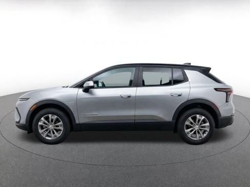 Used 2025 Chevrolet Equinox LT FWD image 4