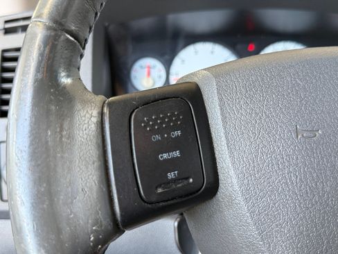 Used 2007 Dodge Ram 1500 Truck SLT AWD/4WD image 17