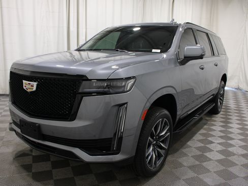 Used 2022 Cadillac Escalade ESV Sport Platinum AWD/4WD image 39