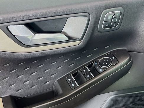 Used 2020 Ford Escape SEL FWD image 19