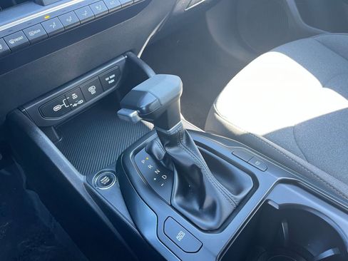 Used 2025 Kia K4 LXS image 40