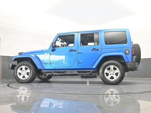 Used 2015 Jeep Wrangler Unlimited Sahara w/ Dual Top Group image 49
