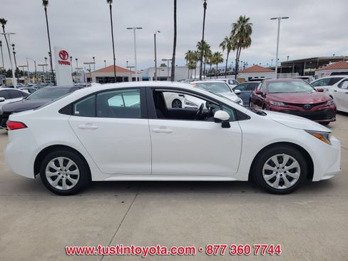 Certified 2023 Toyota Corolla LE FWD image 3
