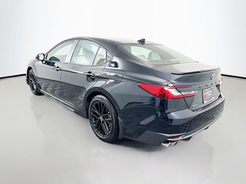 Used 2025 Toyota Camry SE image 7