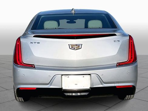 Used 2019 Cadillac XTS image 5