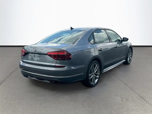 Used 2018 Volkswagen Passat 2.0T R-Line w/ R-Line Lighting Package FWD image 7
