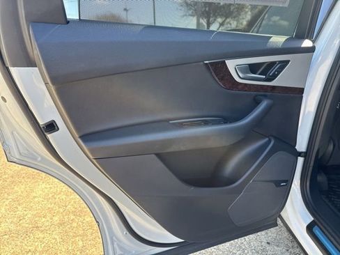 Used 2019 Audi Q7 2.0T Premium Plus w/ Premium Plus Package image 24