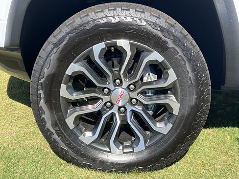 New 2026 GMC Canyon Denali AWD/4WD image 13