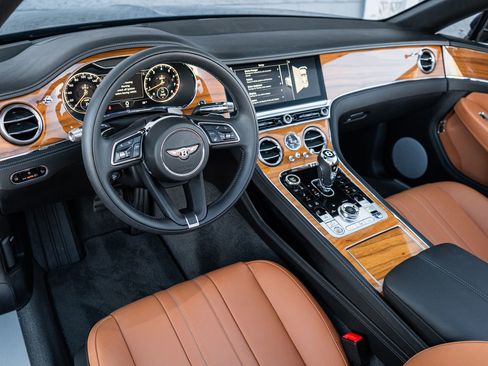 Certified 2023 Bentley Continental GT Mulliner AWD/4WD image 30